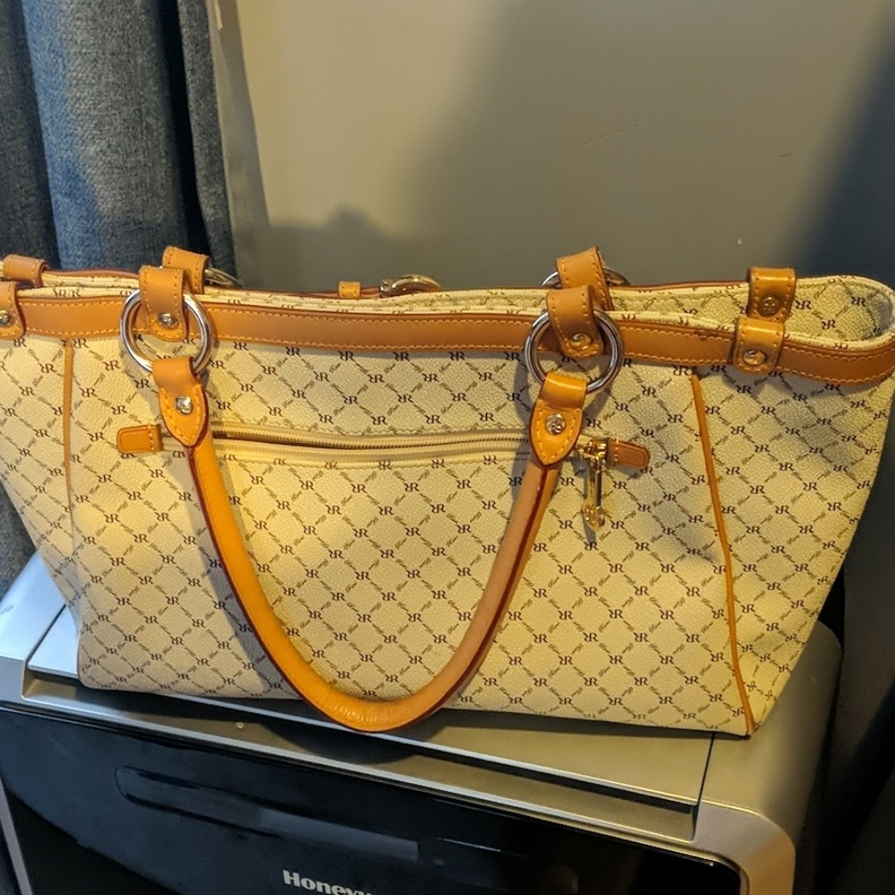 Purse - Picture 2 of 4